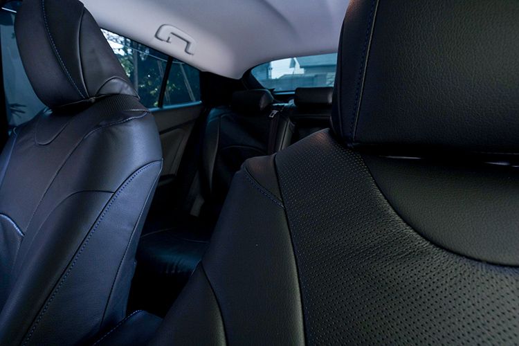プリウス50のシートカバー適用後の車内
