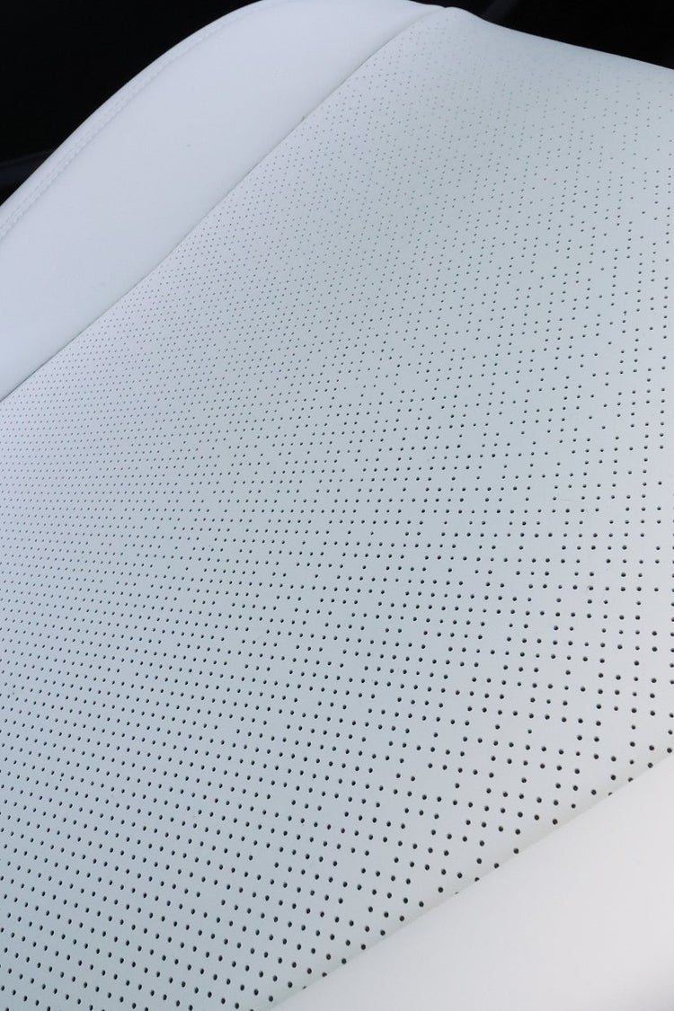 シートカバー Refinad レフィナード アストレア 特徴2