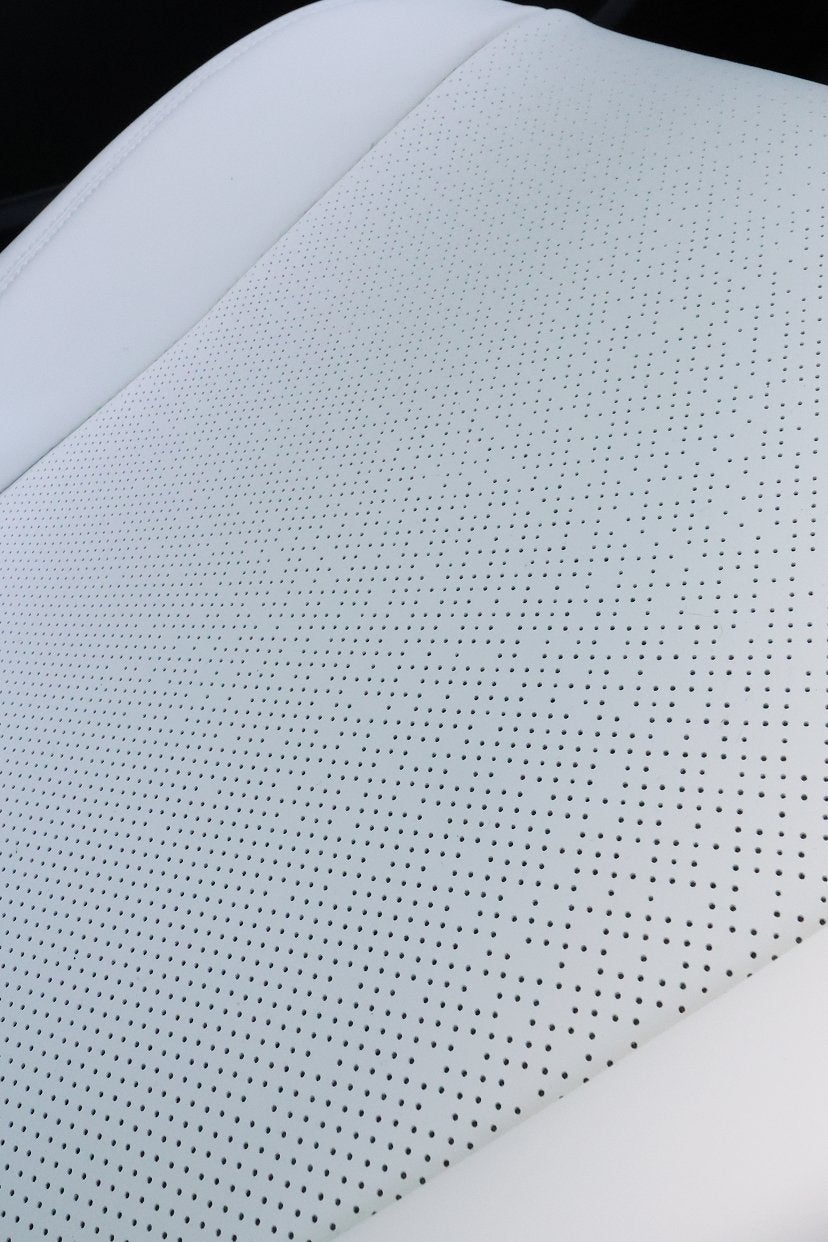 シートカバー Refinad レフィナード アストレア 特徴2